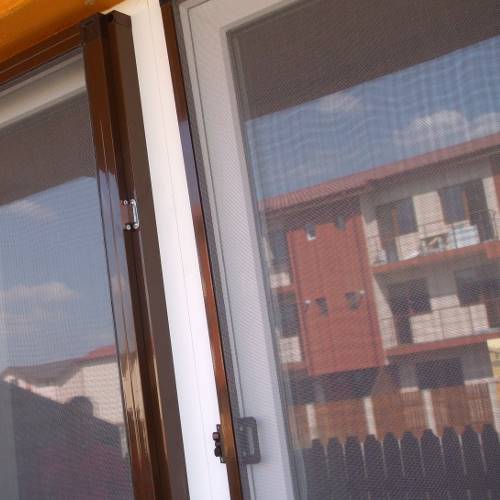 Plase antiinsecte economice