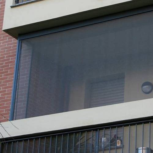 Plase antiinsecte cu telecomanda