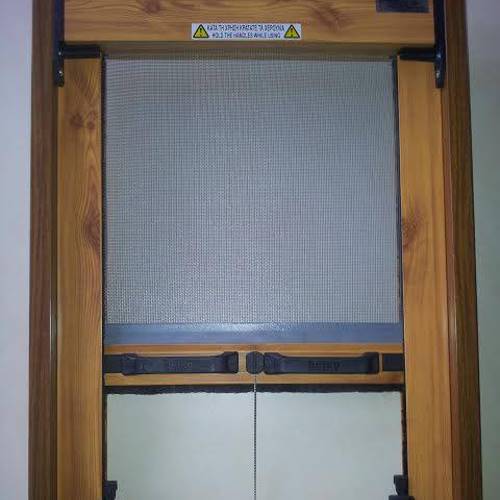 Plase antiinsecte tip rulou vertical