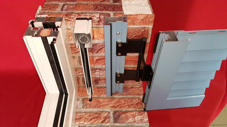 JVS Montaj obloane cu balamale