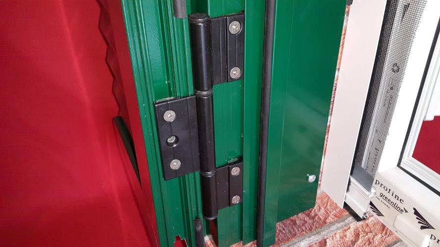 Cercevea oblon pliata pe perete